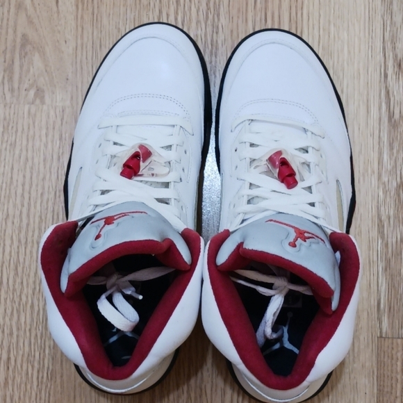 Jordan 5 Retro "Fire-Red" 2013 Basketball Shoes size 9 men/10.5 Women - Picture 8 of 13